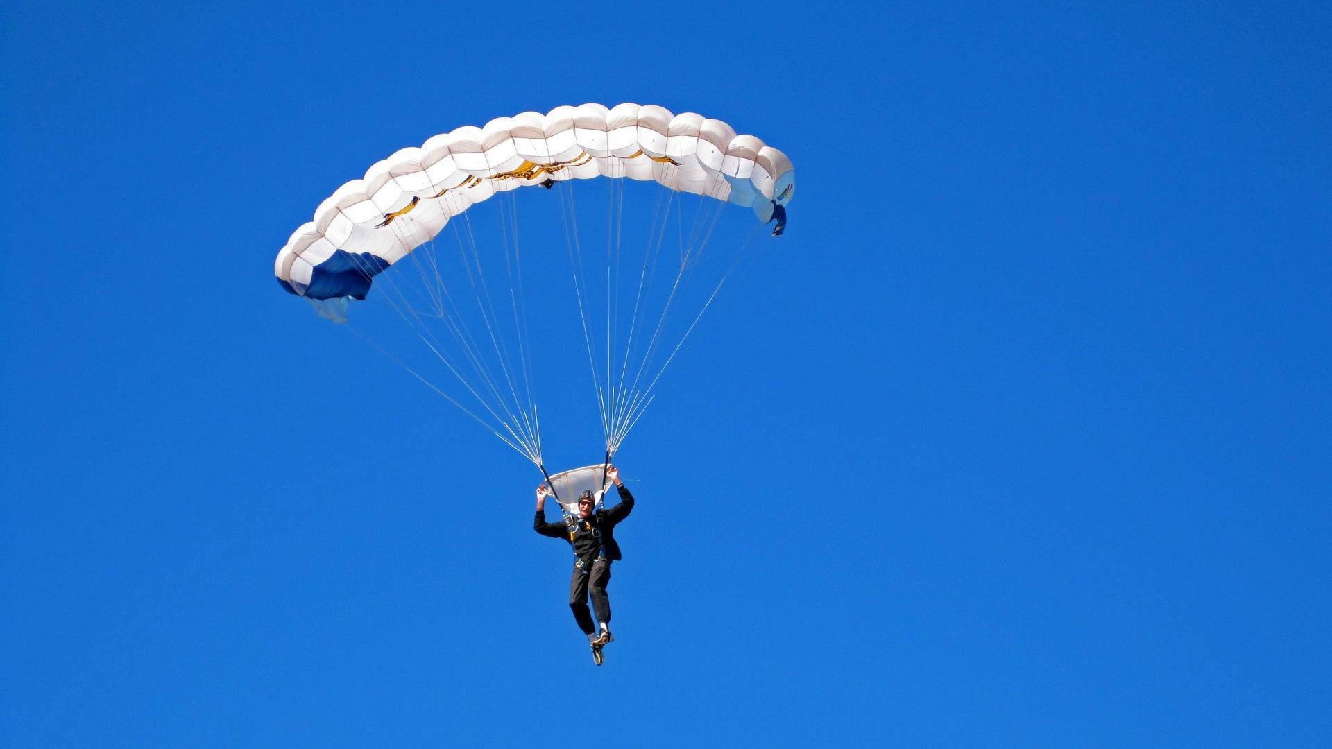 开云体育app-年度焦点之战之夜，克莱·汤普森扛起全队，勇士王朝的最后一舞？