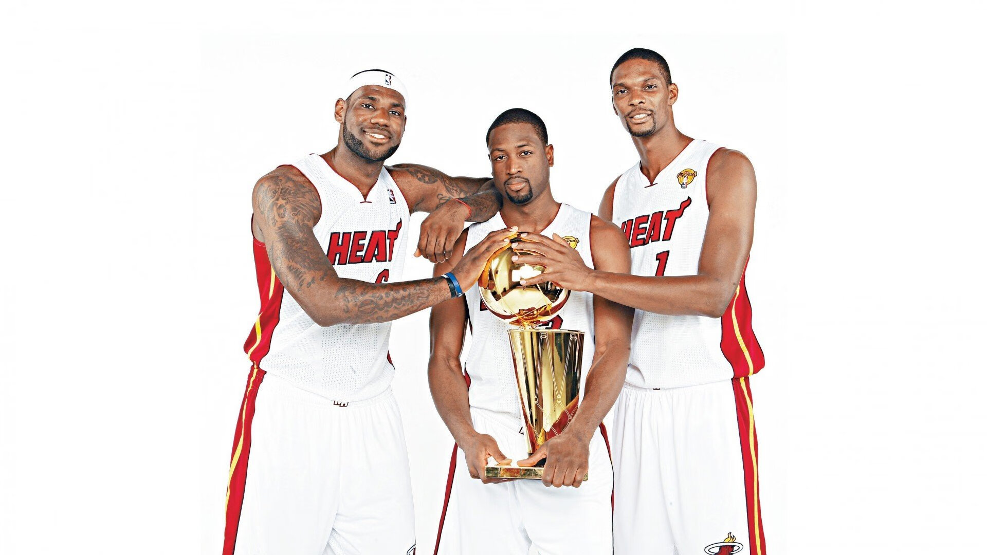 詹姆斯扛起全队，新疆队狂胜广东队，当个人英雄主义遭遇团队风暴