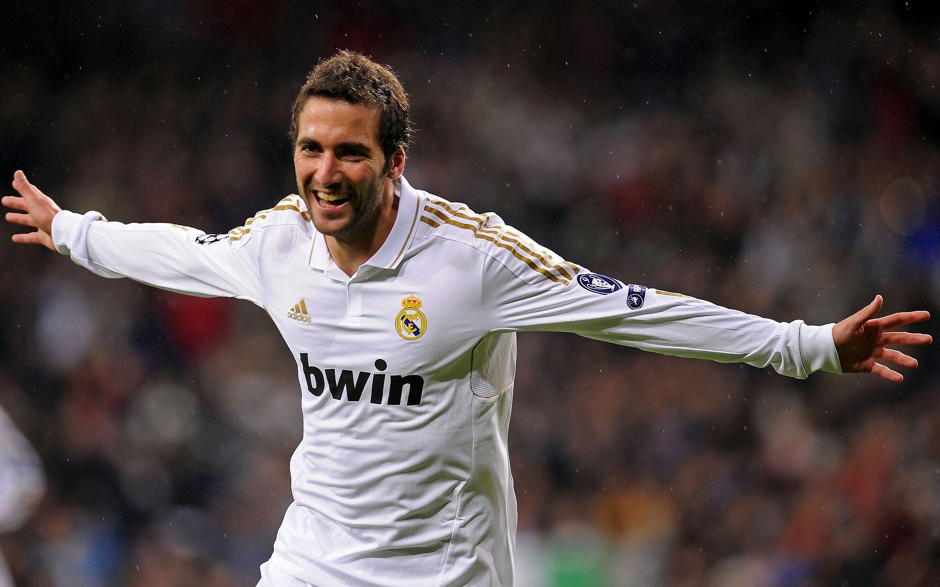 开云体育登录-哈弗茨点燃NBA季后赛之夜，当足球灵魂闯入篮球圣殿