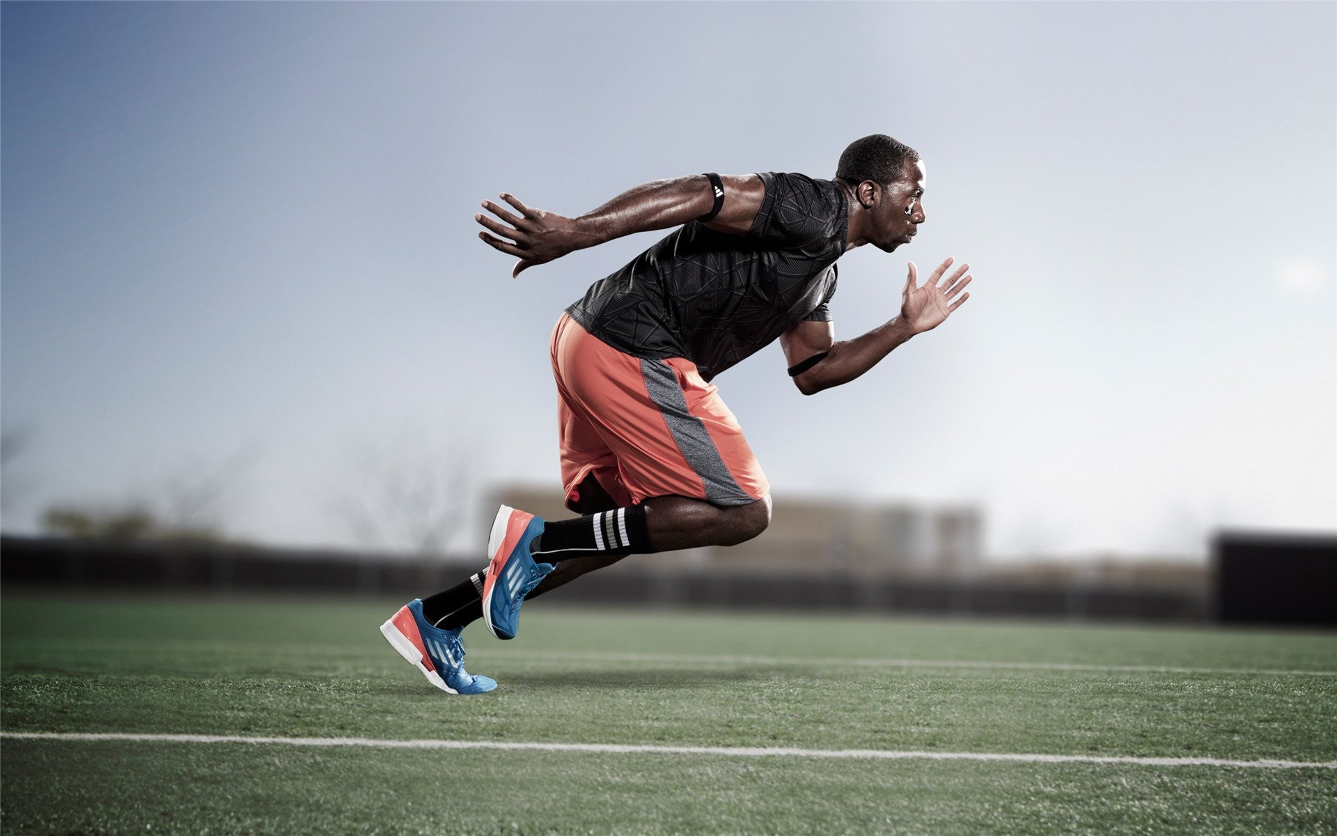 开云体育官网-莱万闪电两连击，比利亚雷亚尔与几内亚的友谊赛为何沦为教学局？