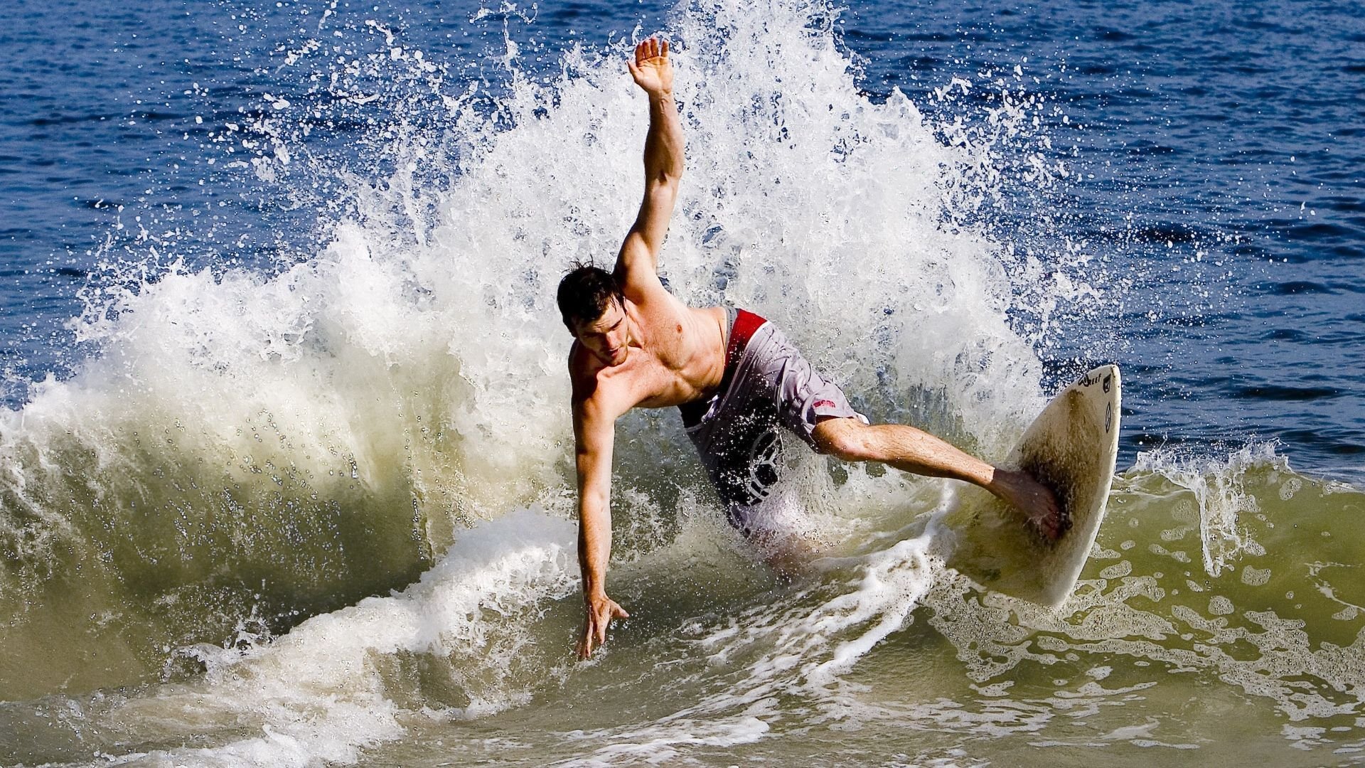 灰熊速胜爵士，爱德华兹的怒吼，撕裂盐湖城天空的惊雷