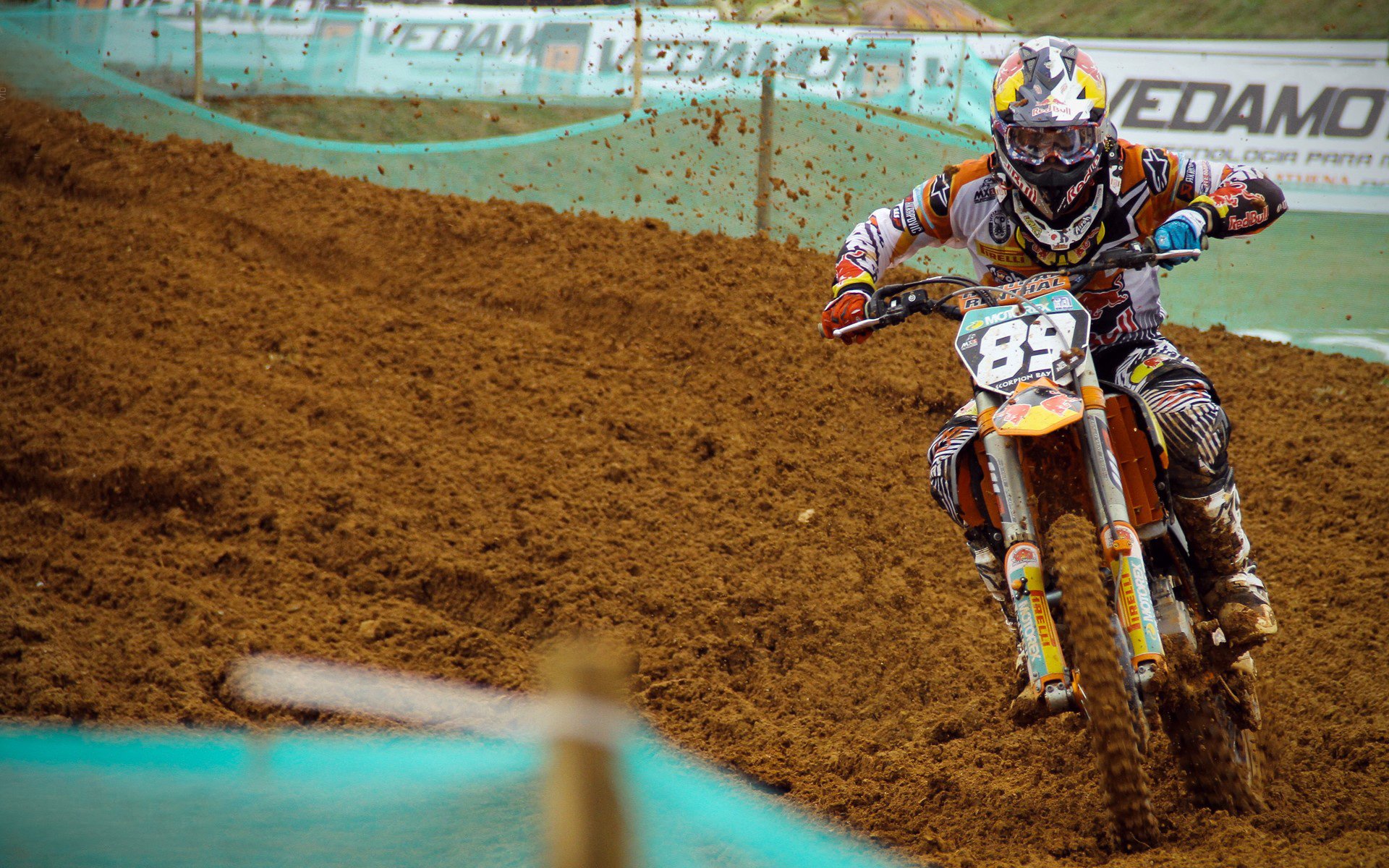 本泽马点燃赛场,澳大利亚打穿埃及,当足球成为文明对话的战场